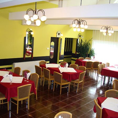 Lazar Pension & Restaurant Gheorgheni  Exterior photo