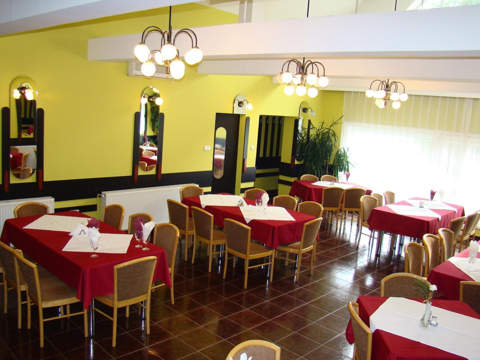 Lazar Pension & Restaurant Gheorgheni  Exterior photo